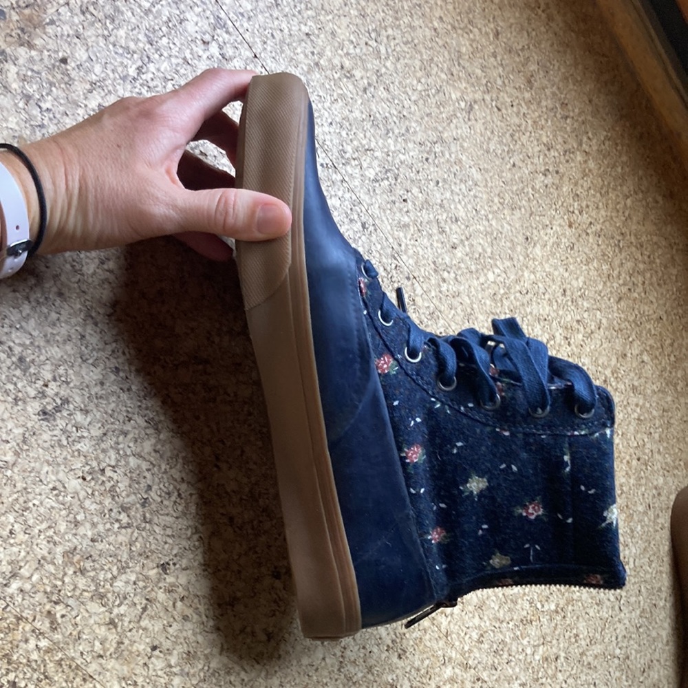 Never Worn. - image 6